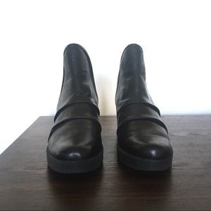 The Flexx Spaceless Ankle Bootie | Size 7.5